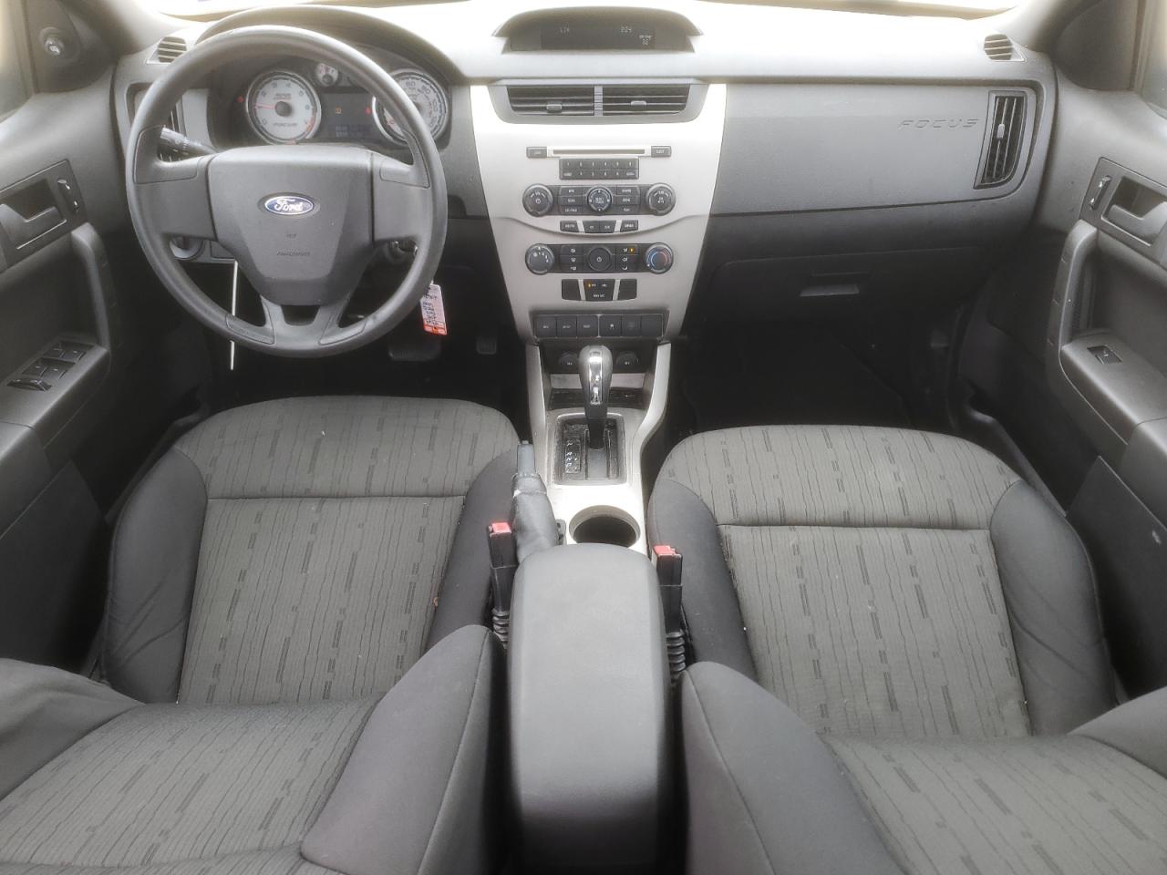 2010 Ford Focus - Image 8