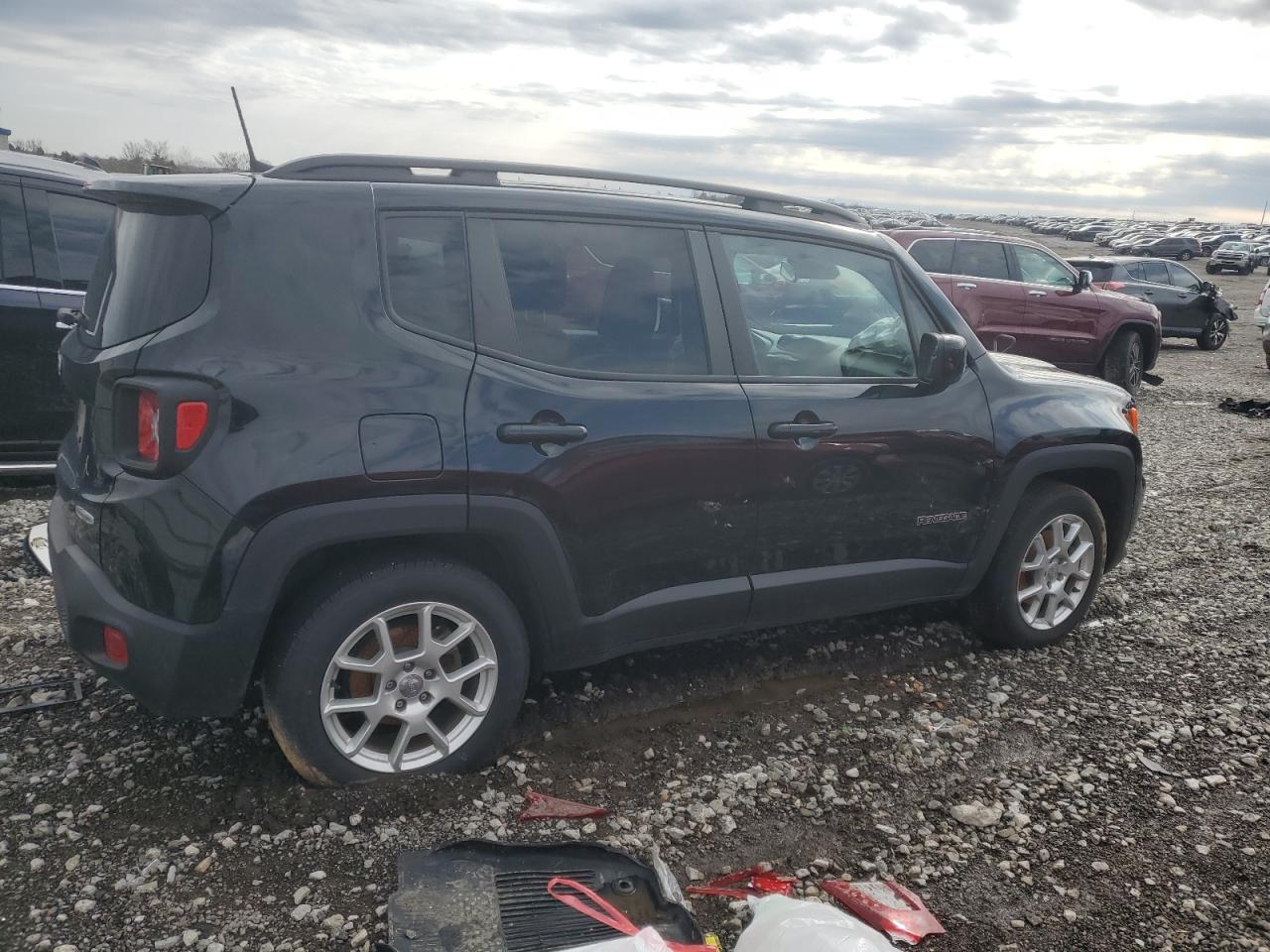 2020 Jeep Renegade - Image 3