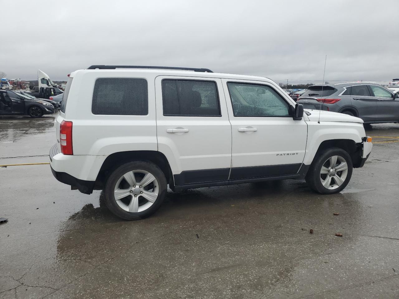 2016 Jeep Liberty (Patriot) - Image 3