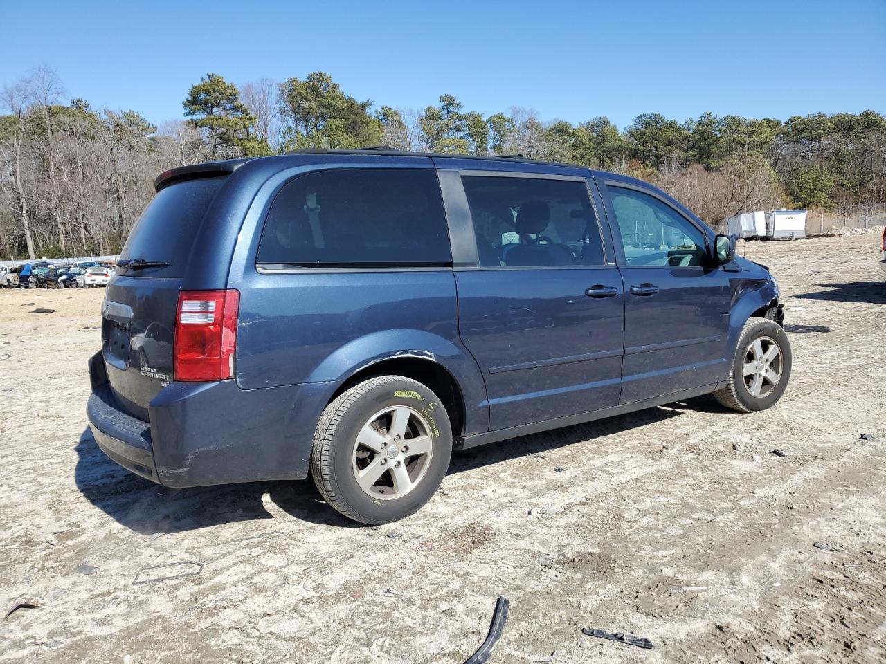 2009 Dodge Caravan - Image 3