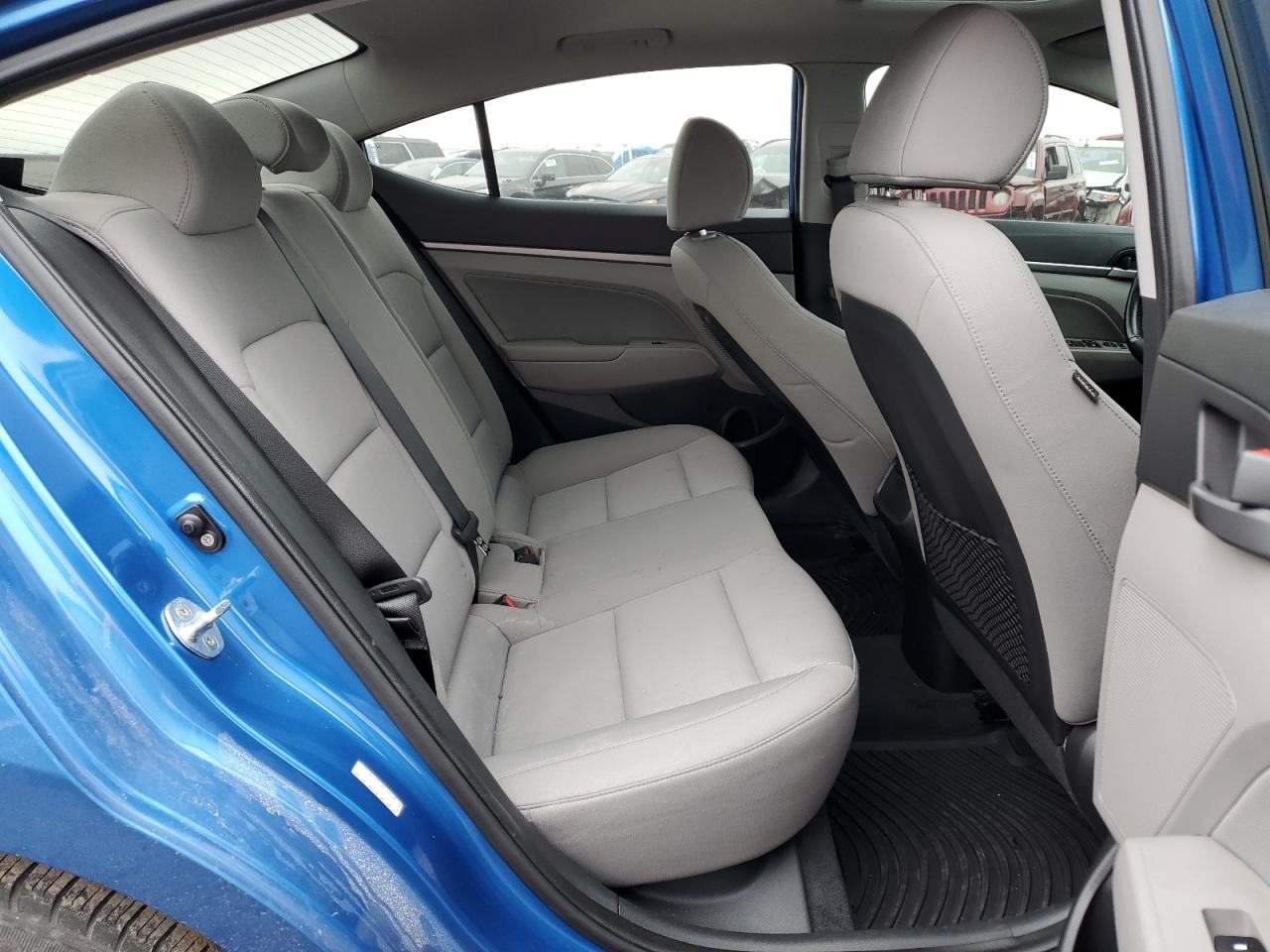2018 Hyundai Elantra - Image 10