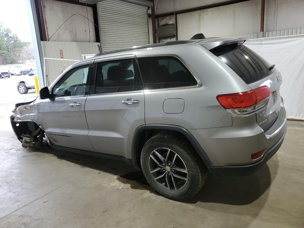 2017 Jeep Grand Cherokee - Image 2