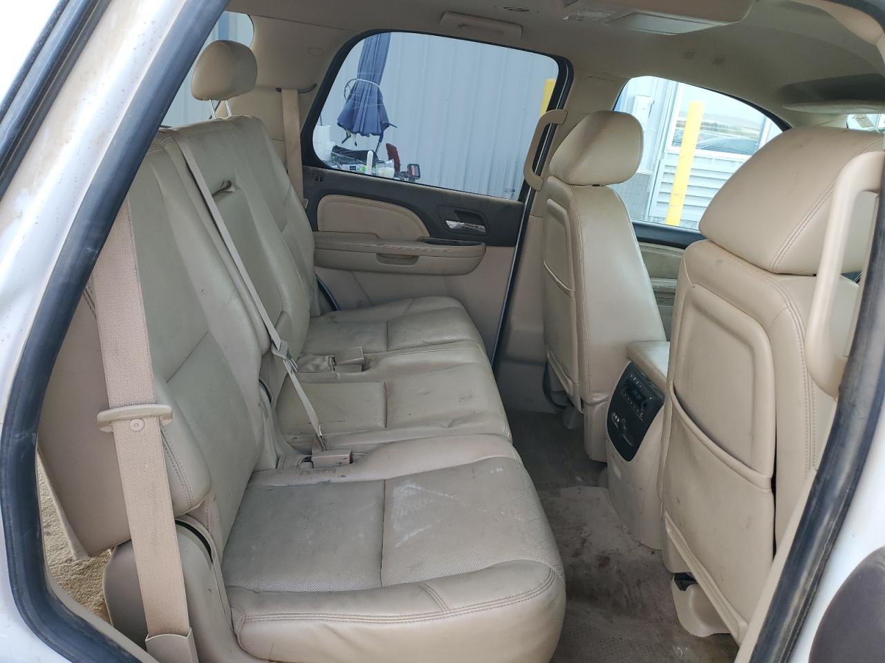 2010 GMC Yukon - Image 11