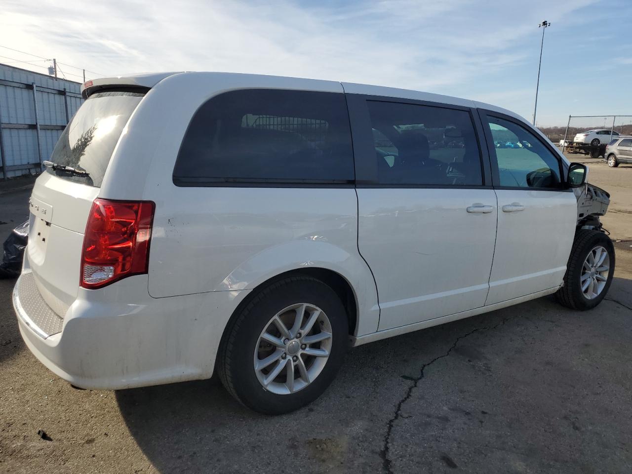 2020 Dodge Caravan - Image 3