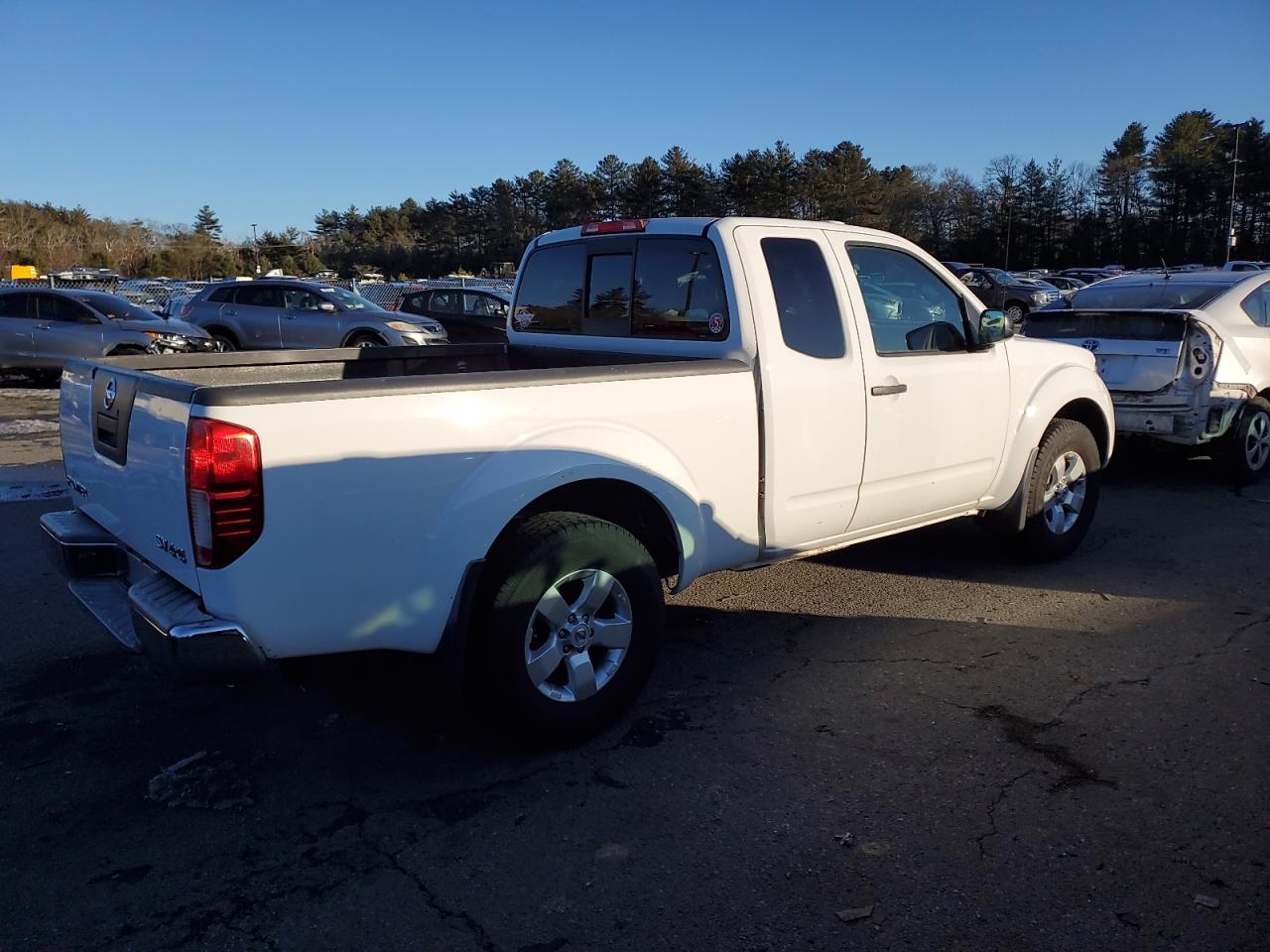 2012 Nissan Navara (Frontier) - Image 3
