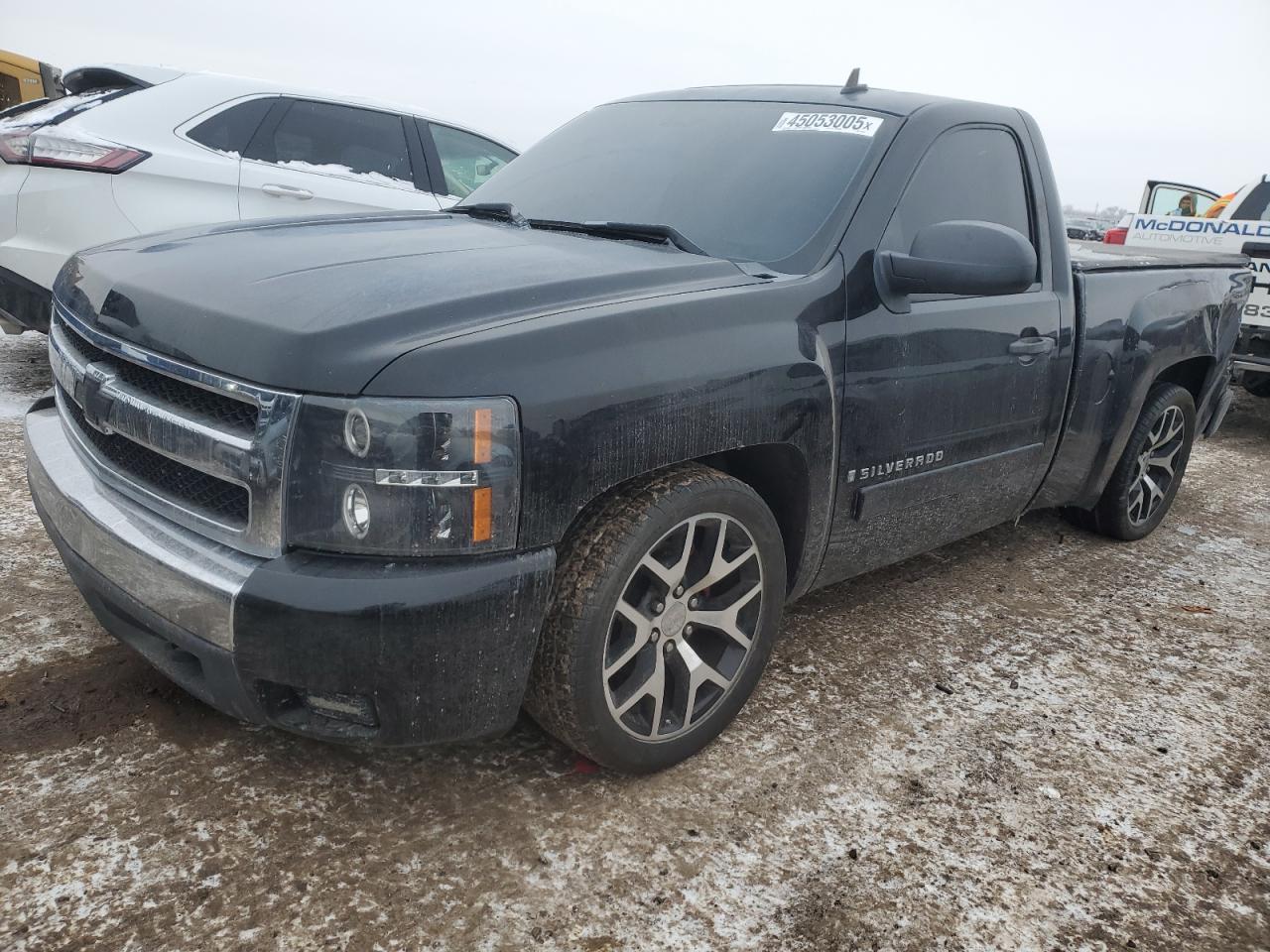 2007 Chevrolet Silverado - Image 1