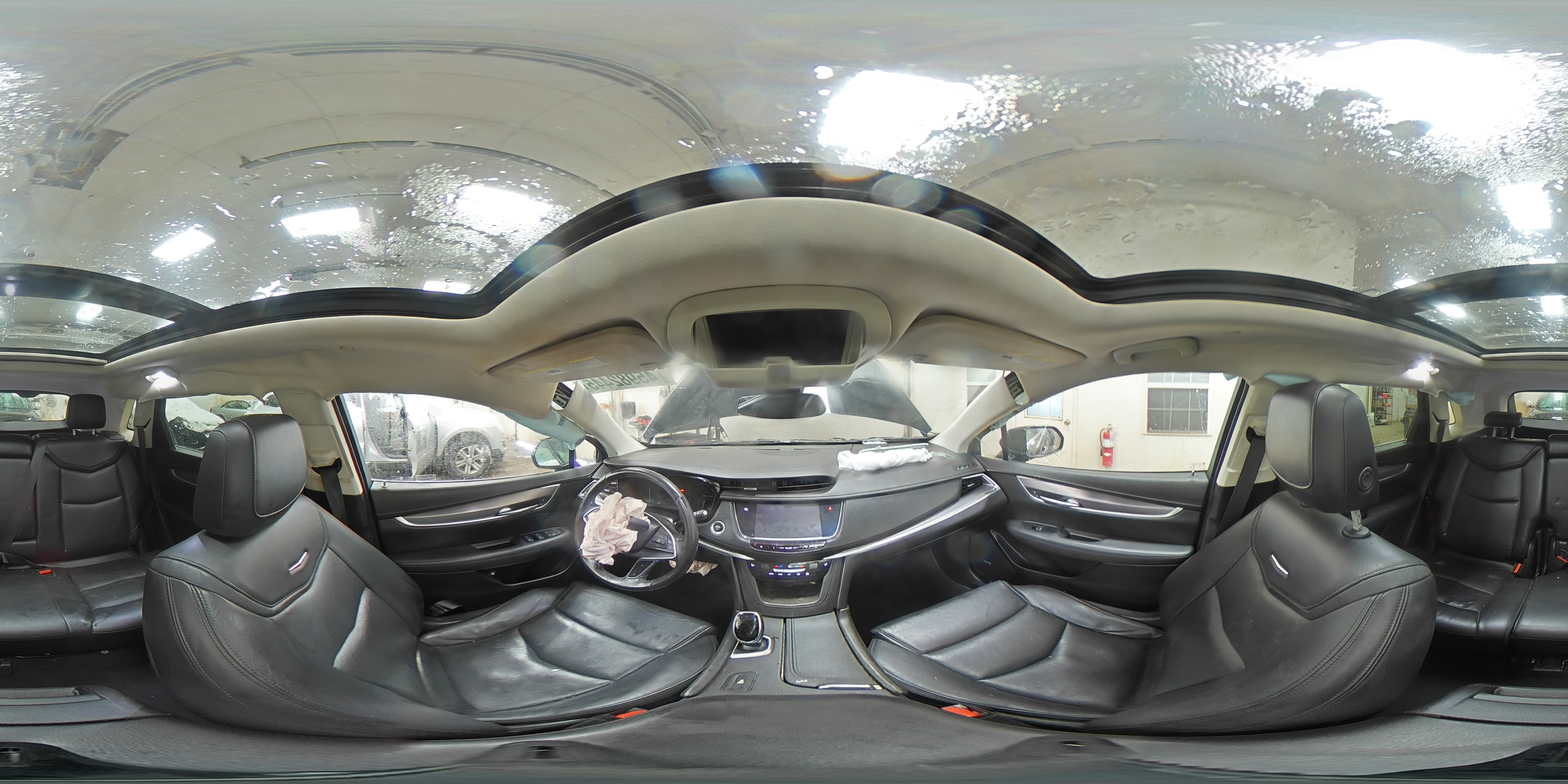 2018 Cadillac XT5 - Image 16