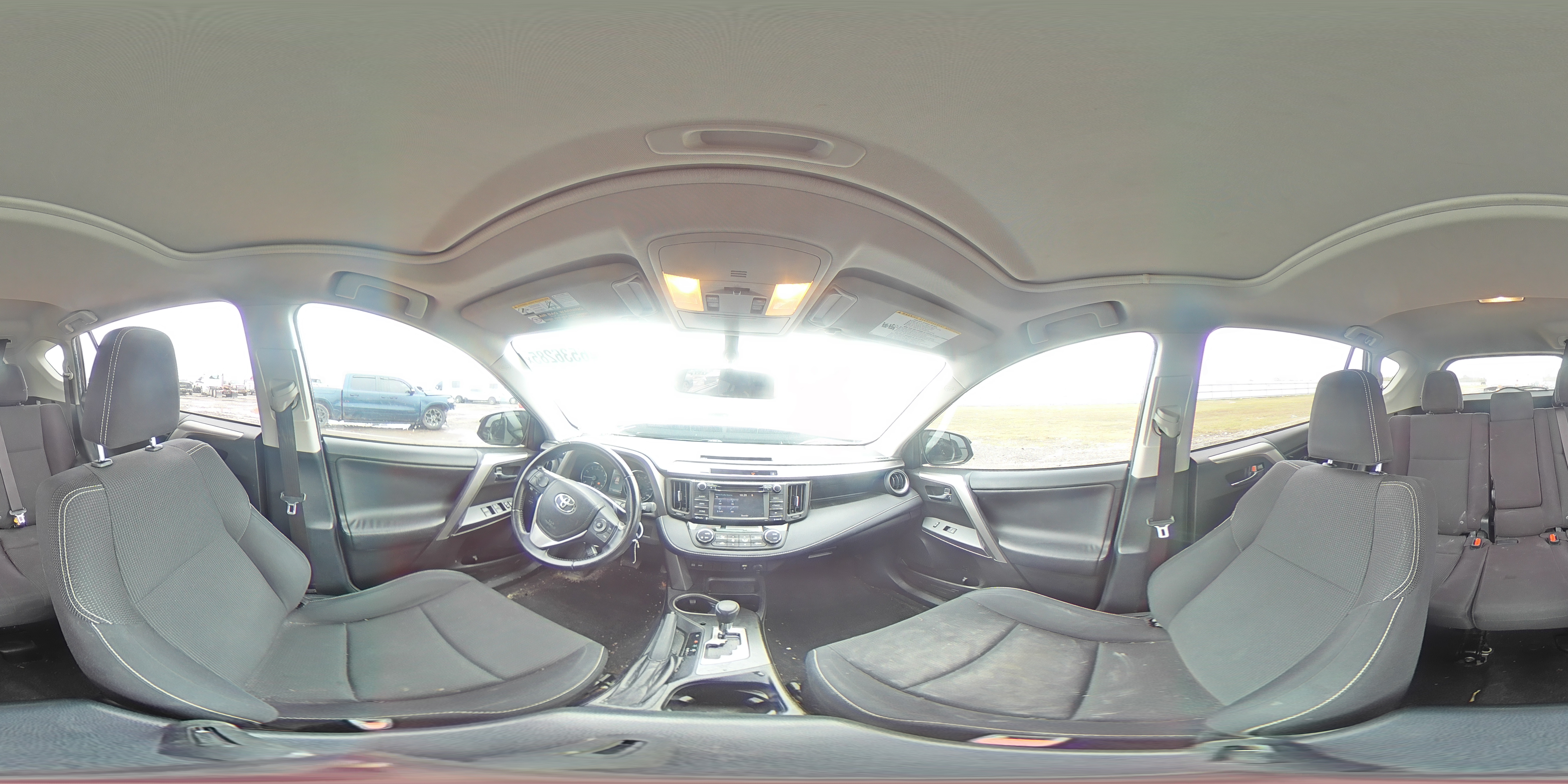 2016 Toyota RAV 4 - Image 13