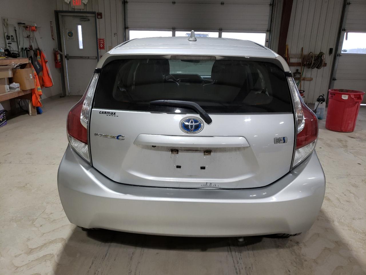 2016 Toyota Prius - Image 6