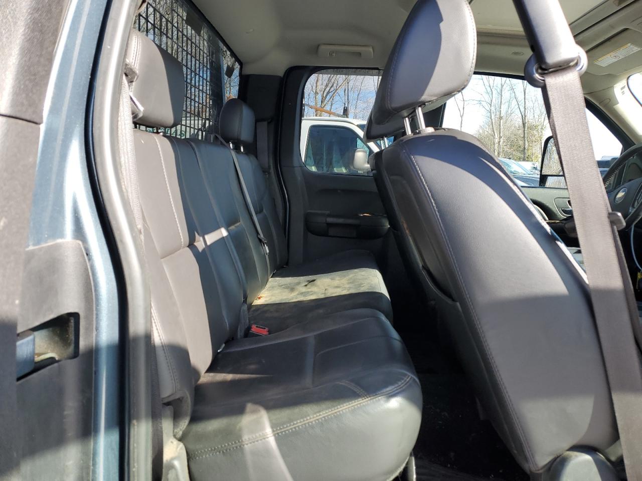 2007 Chevrolet Silverado - Image 10