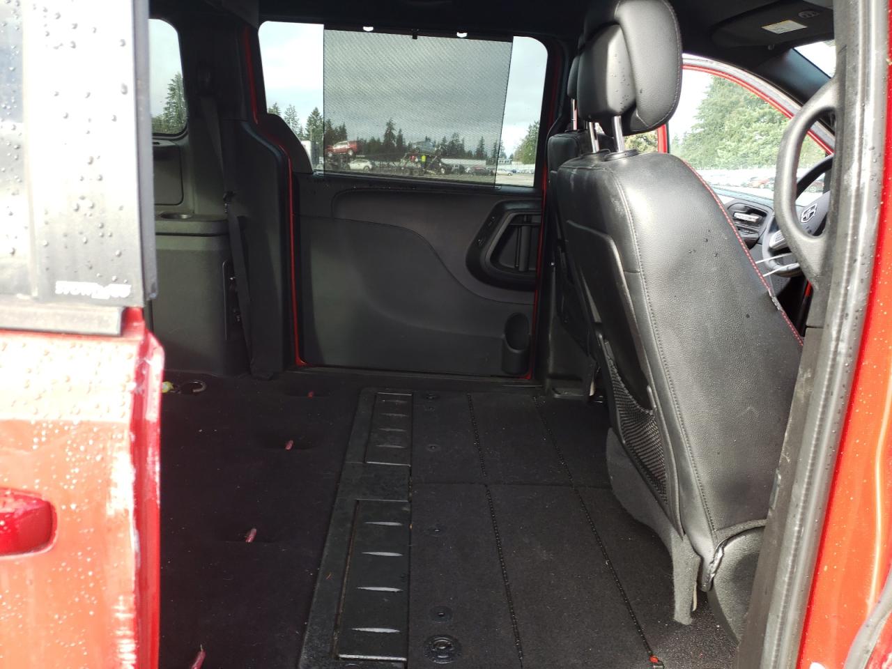 2013 Dodge Caravan - Image 11