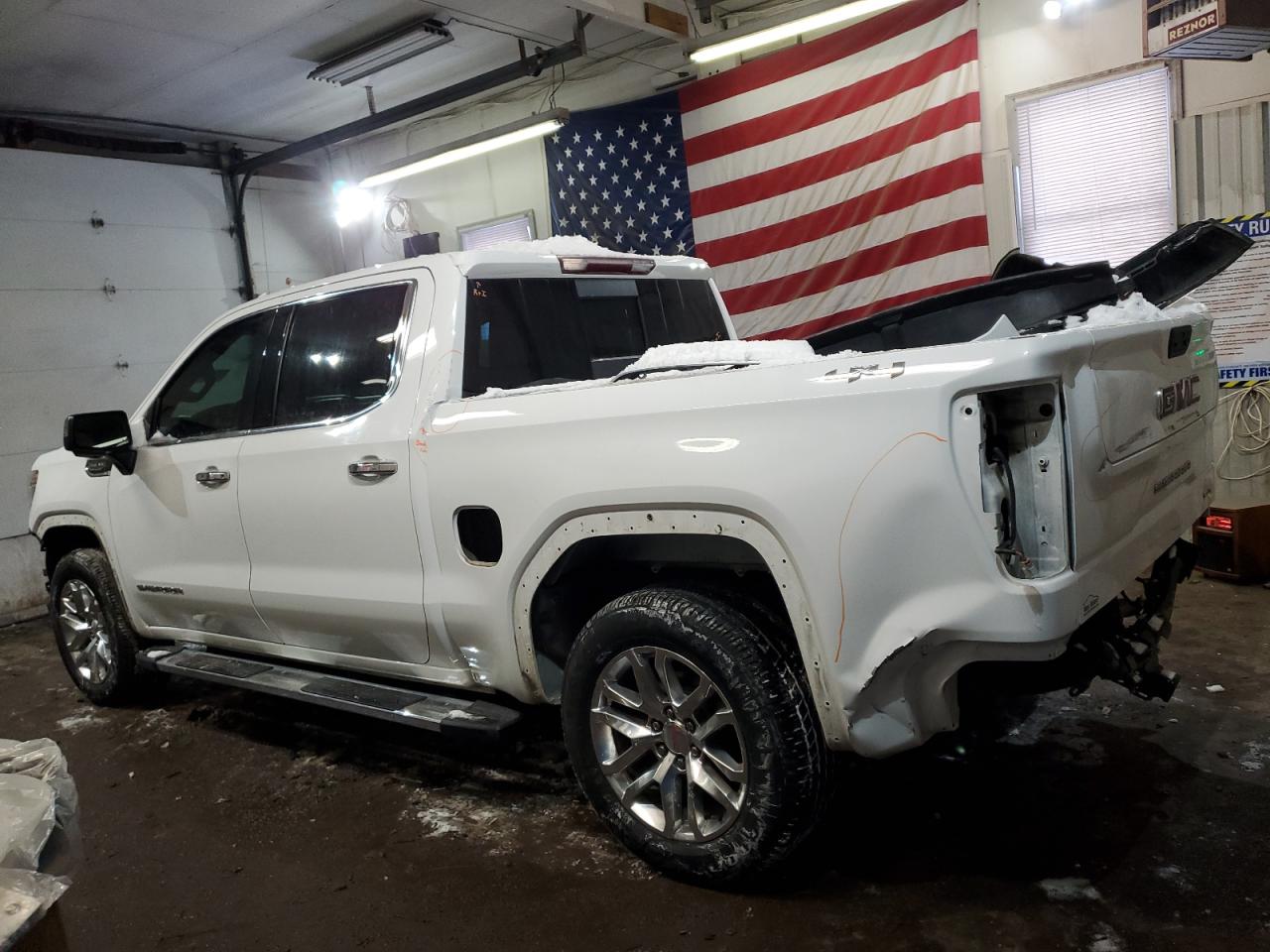 2020 GMC Sierra - Image 2