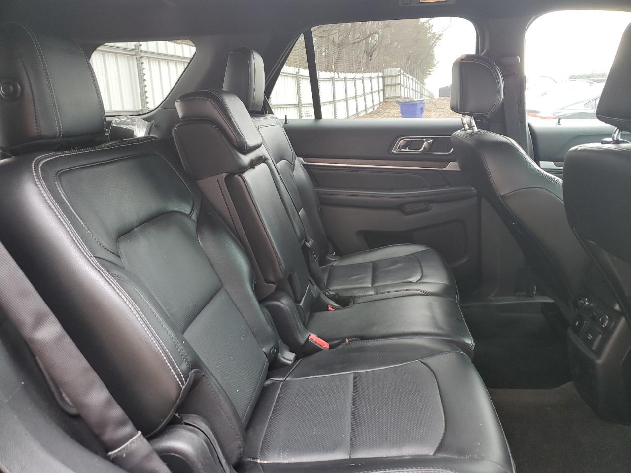 2016 Ford Explorer - Image 11