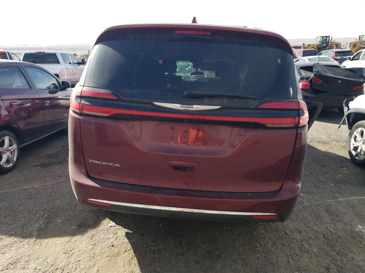 2022 Chrysler Pacifica - Image 6