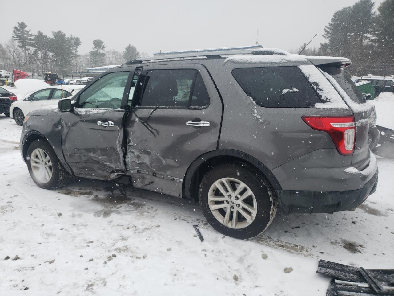 2013 Ford Explorer - Image 2