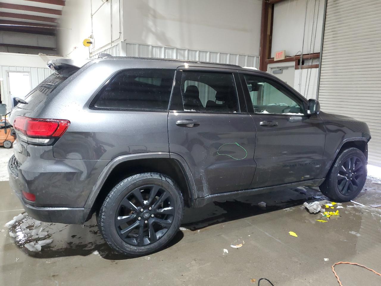 2017 Jeep Grand Cherokee - Image 3