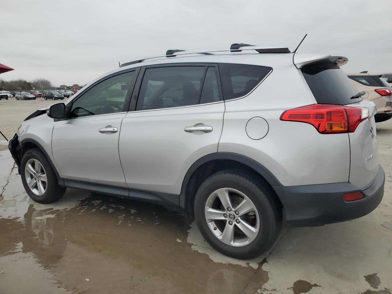2015 Toyota RAV 4 - Image 2