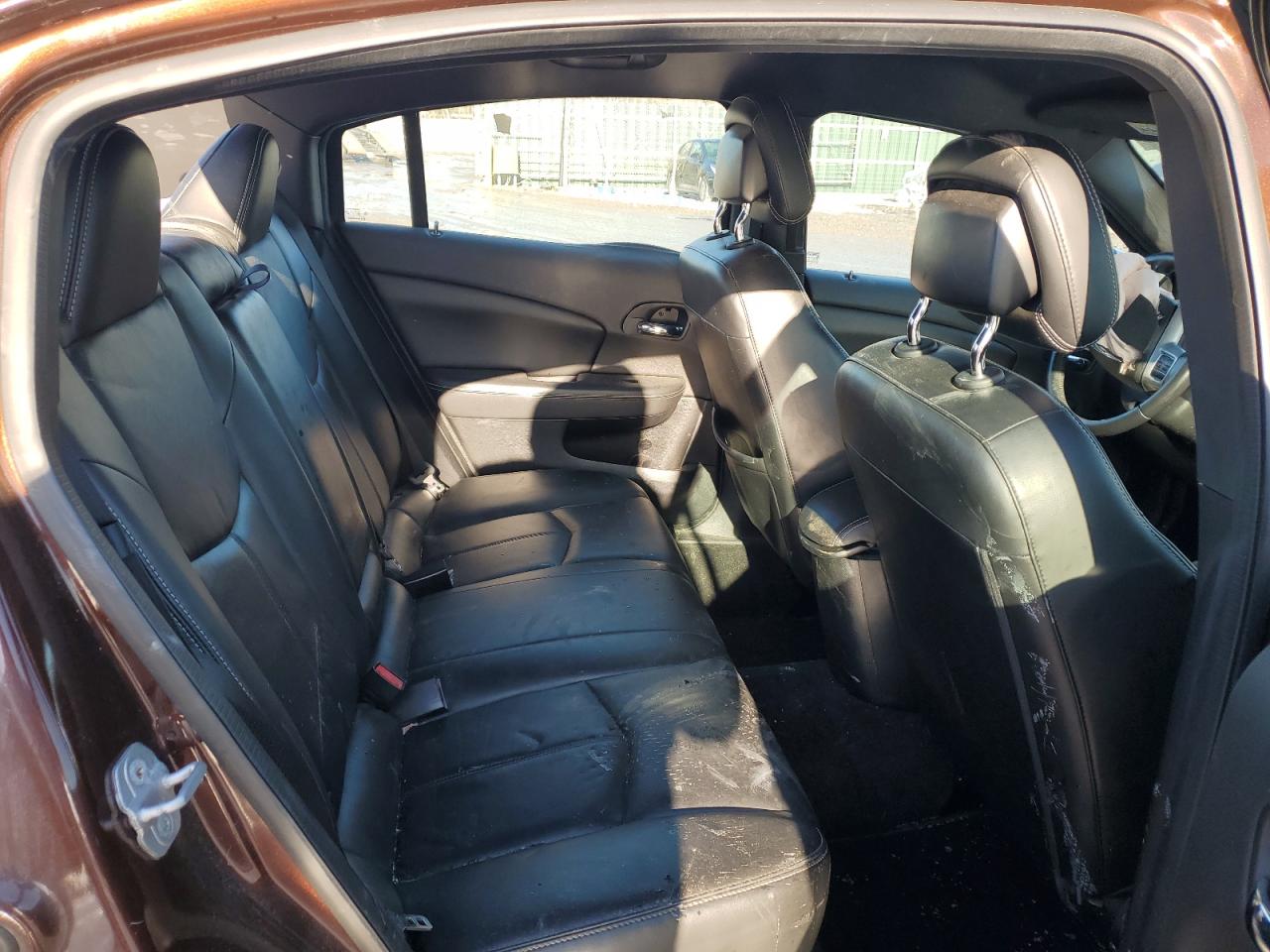 2013 Chrysler 200 - Image 10