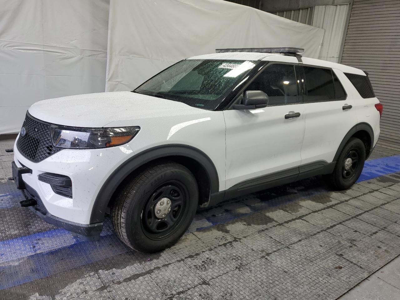 2022 Ford Explorer - Image 1