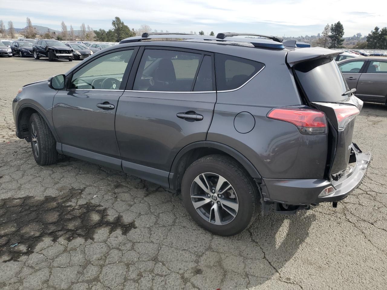 2018 Toyota RAV 4 - Image 2