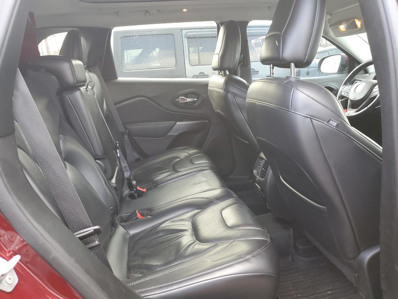 2019 Jeep Grand Cherokee - Image 11