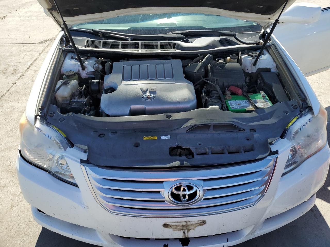 2010 Toyota Avalon - Image 11