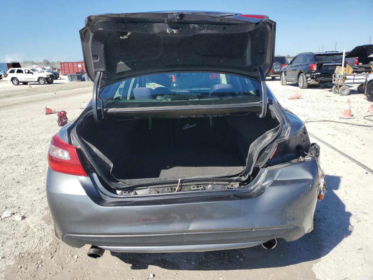 2017 Nissan Altima - Image 6