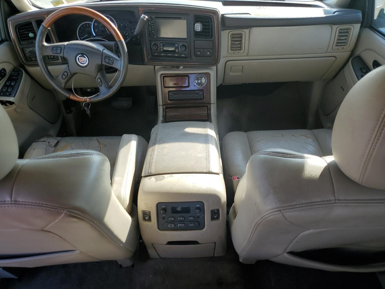 2004 Cadillac Escalade - Image 8