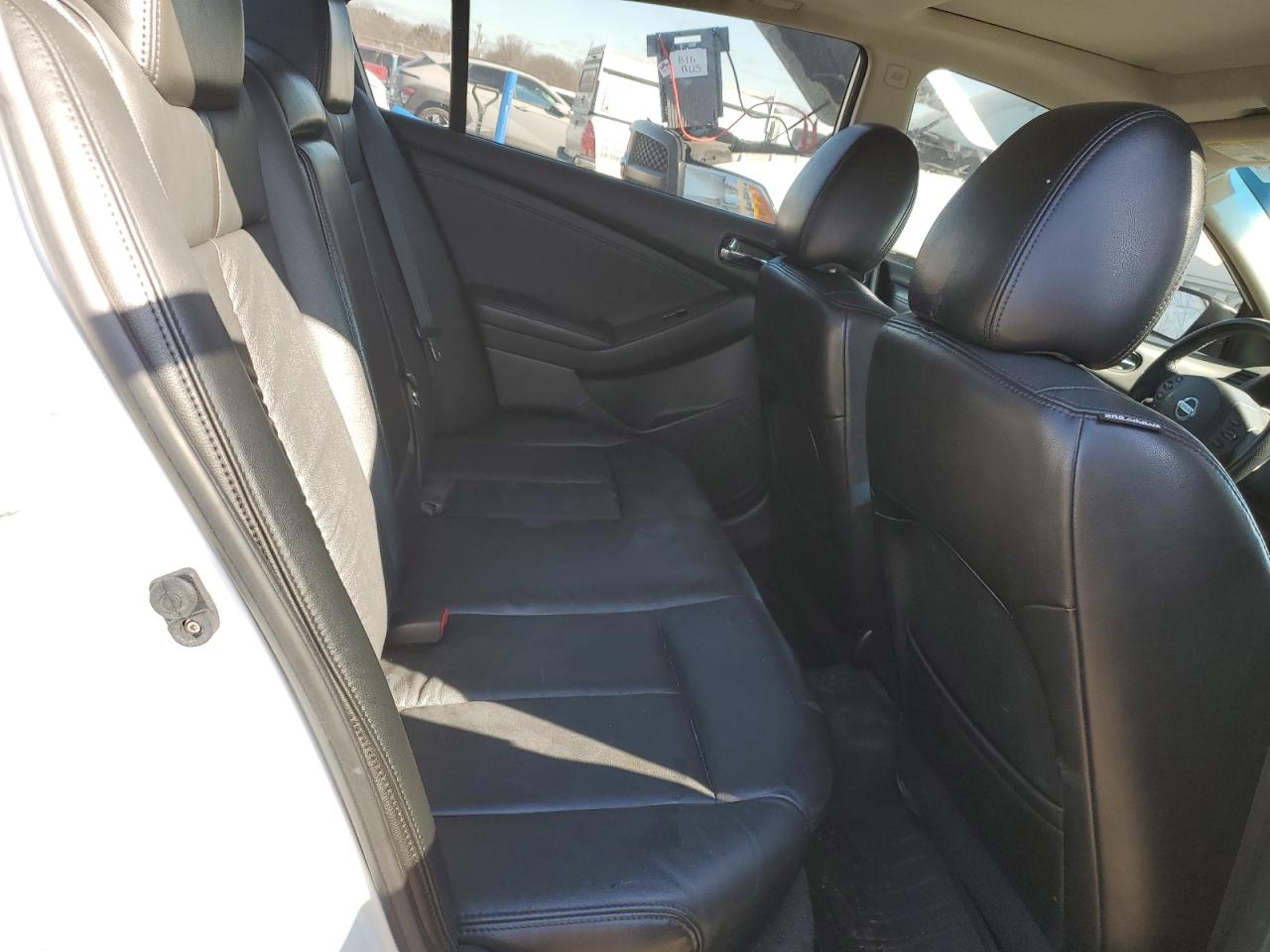 2011 Nissan Altima - Image 10