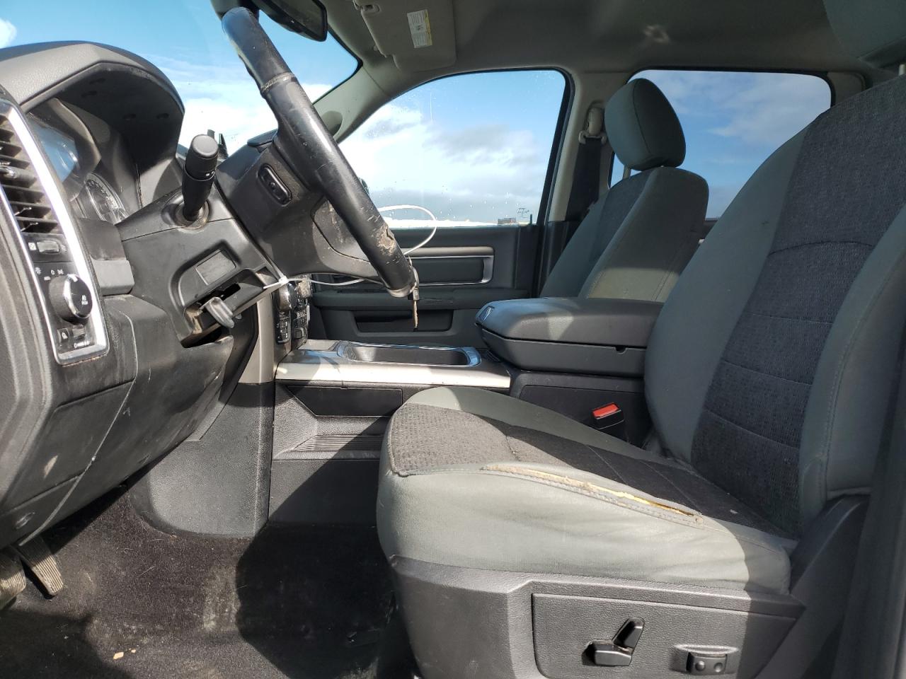 2016 RAM 1500 - Image 7