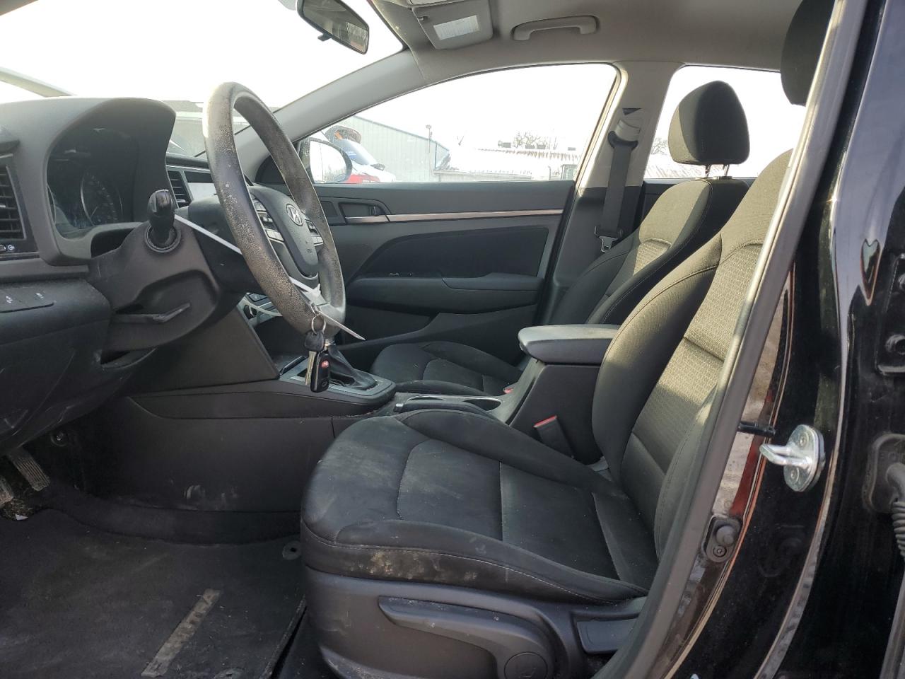 2018 Hyundai Elantra - Image 7