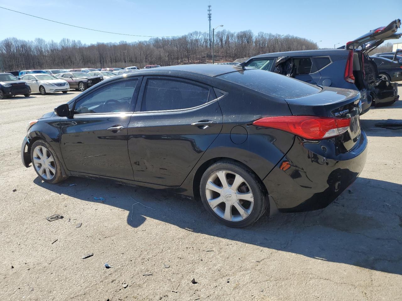 2013 Hyundai Elantra - Image 2