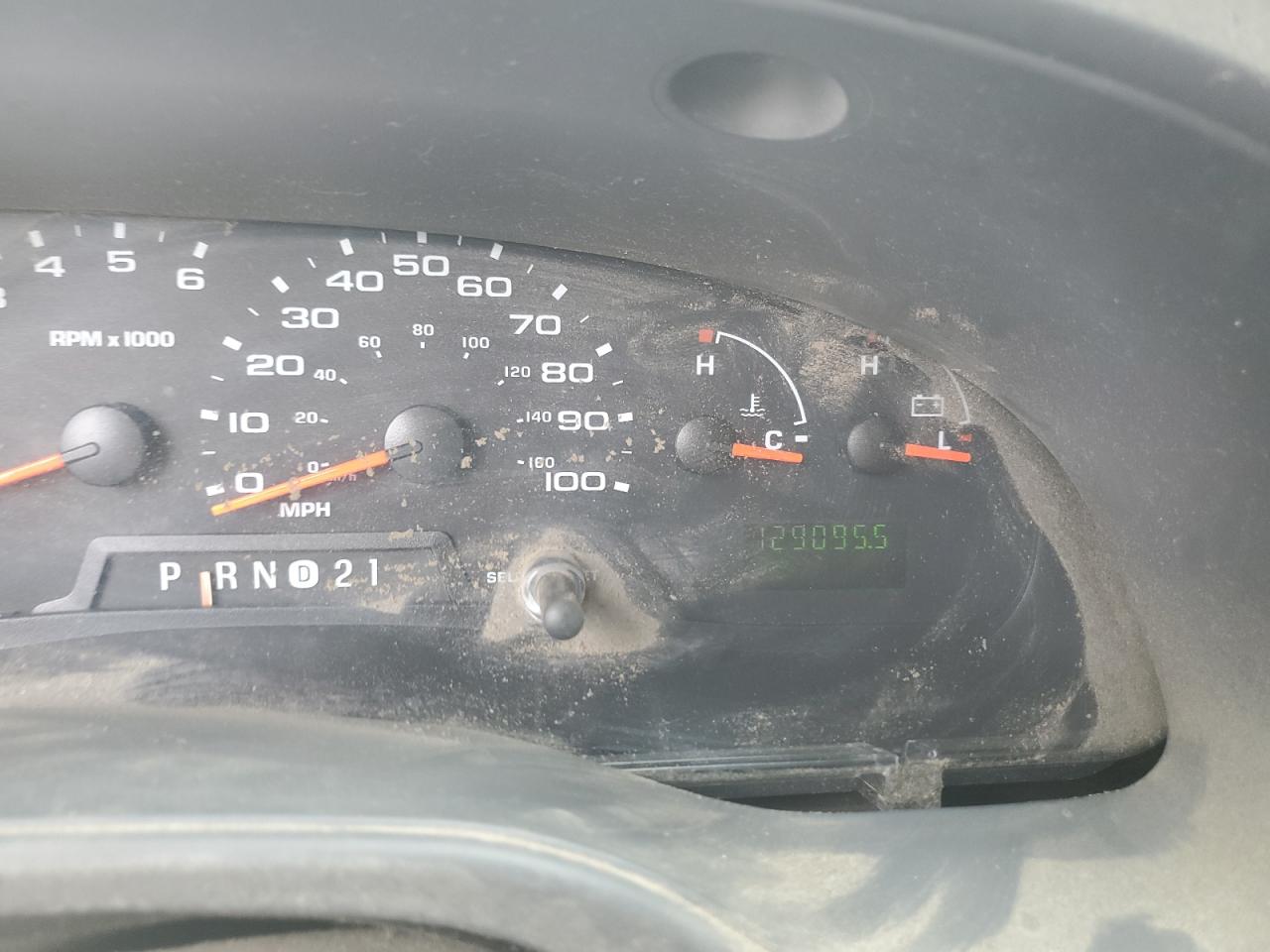 2004 Ford Econoline - Image 9