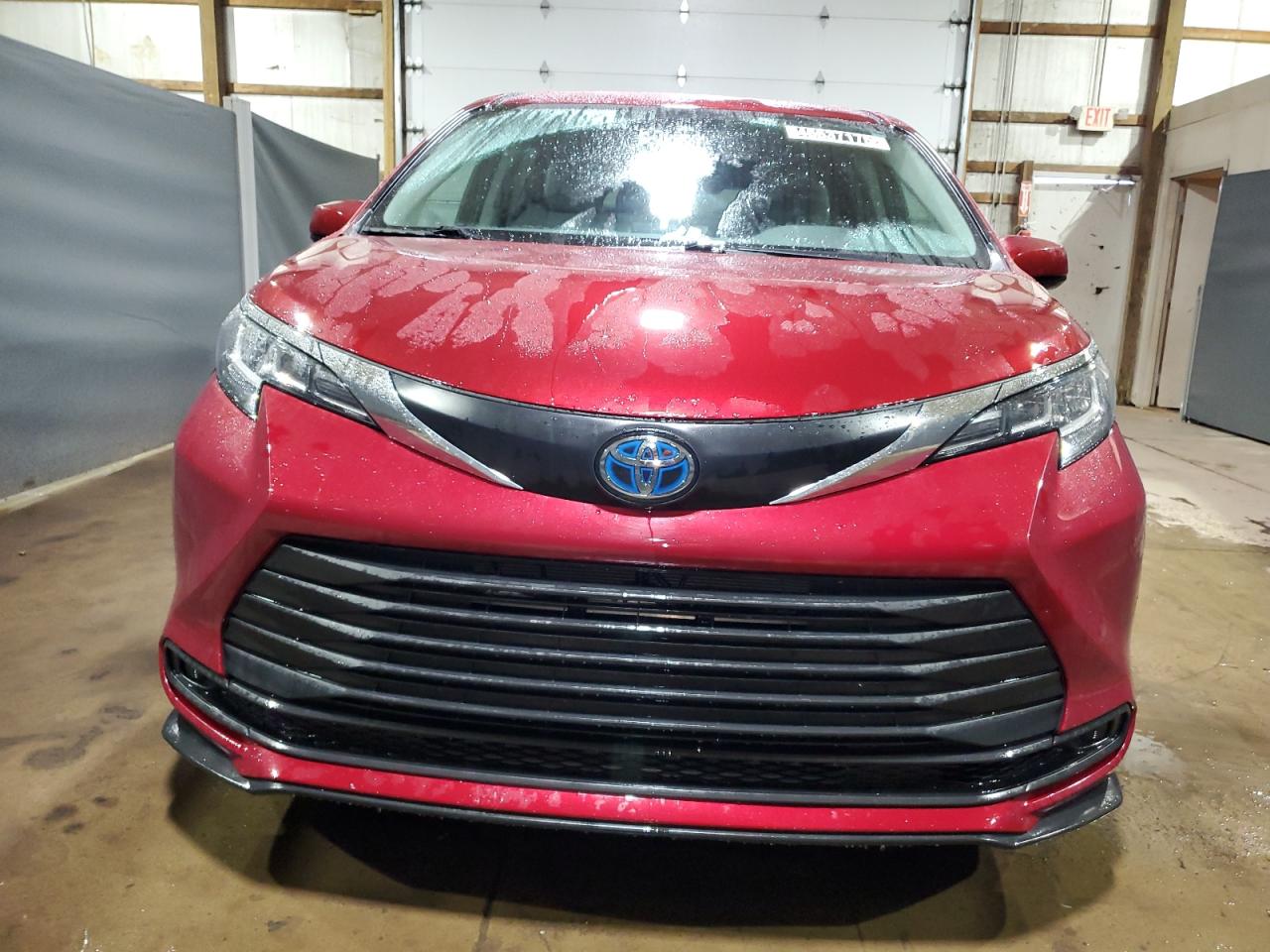 2022 Toyota Sienna - Image 5