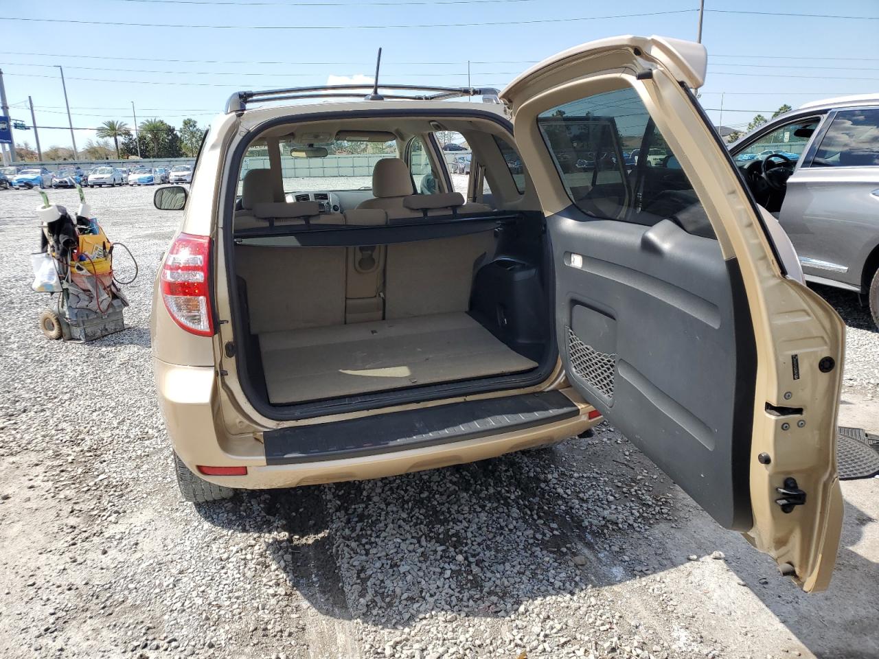 2010 Toyota RAV 4 - Image 6