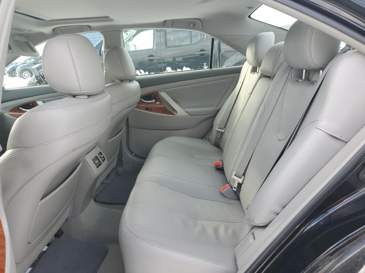 2011 Toyota Camry - Image 10