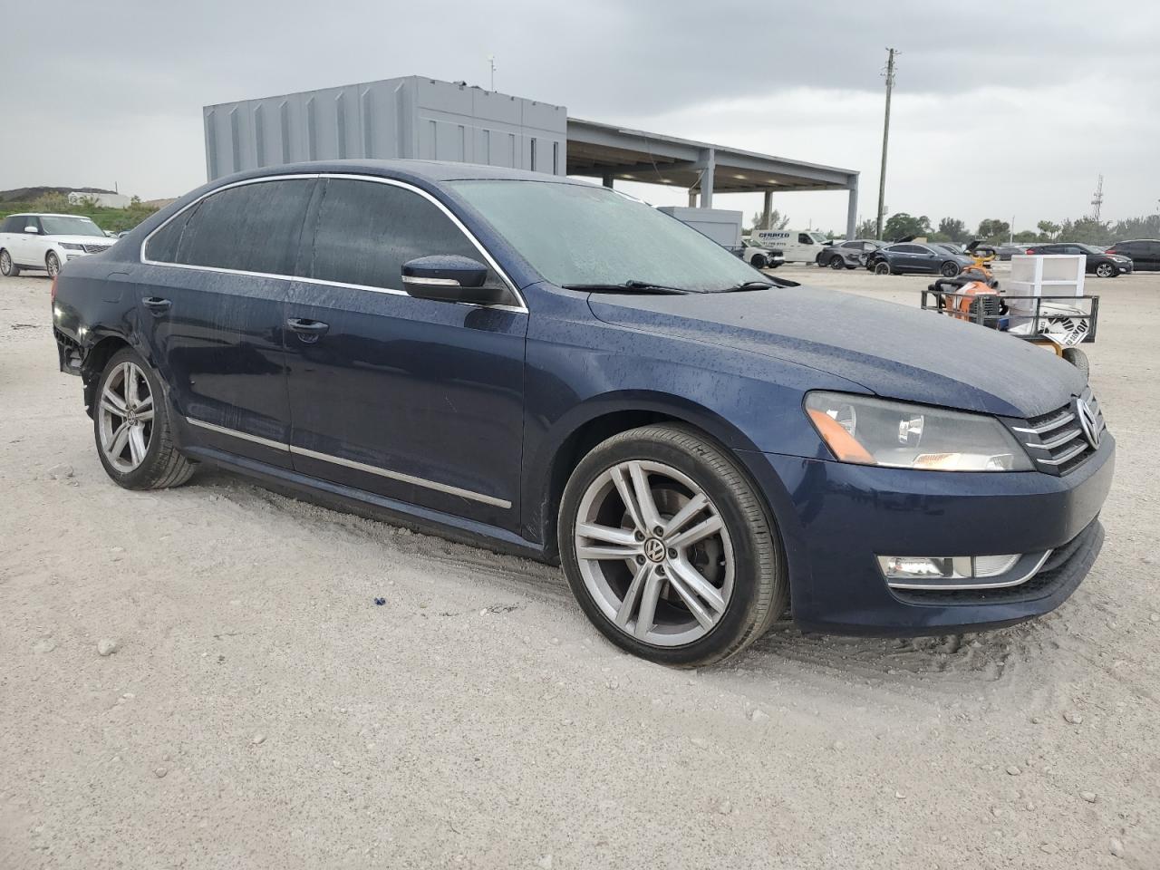2015 Volkswagen Passat - Image 4