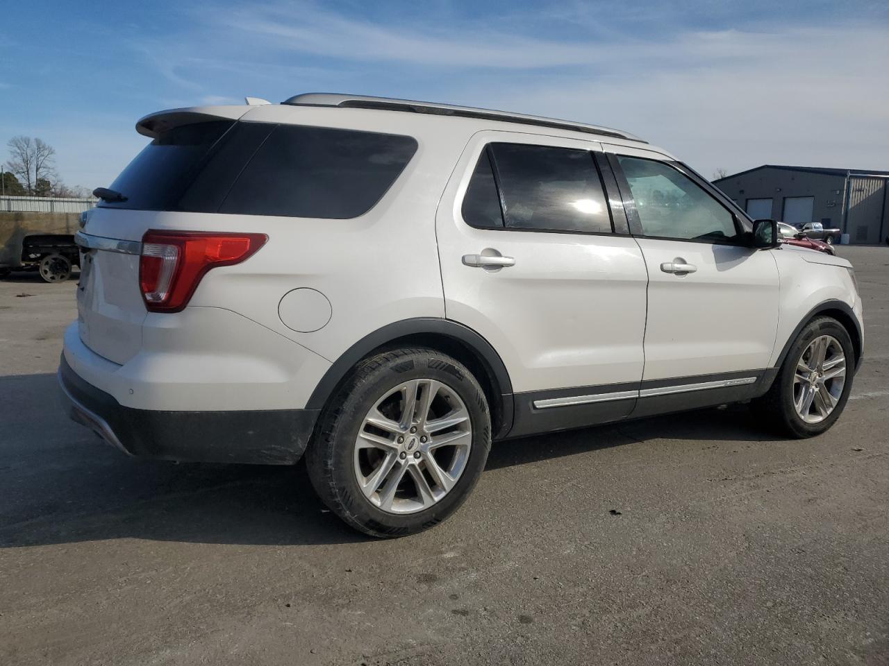 2017 Ford Explorer - Image 3