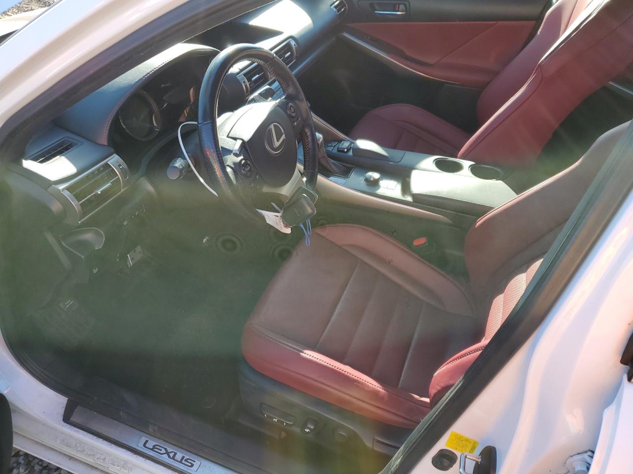 2016 Lexus IS - Image 7