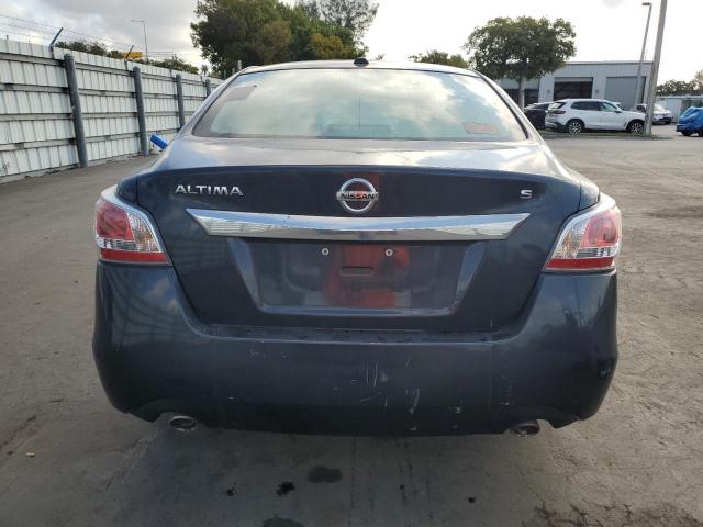 Седани NISSAN ALTIMA 2015 Чорний