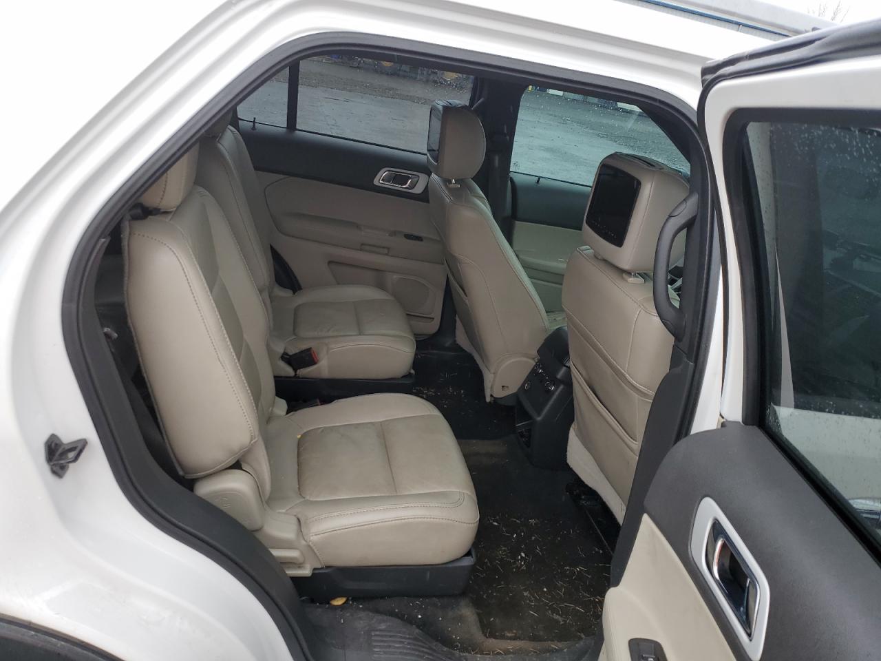 2014 Ford Explorer - Image 11