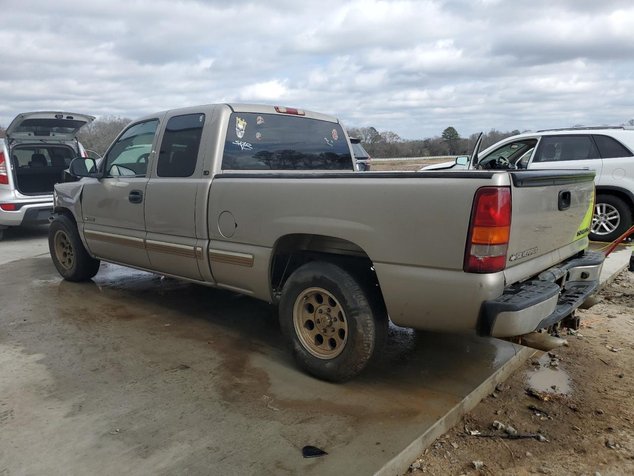 2002 Chevrolet Silverado - Image 2