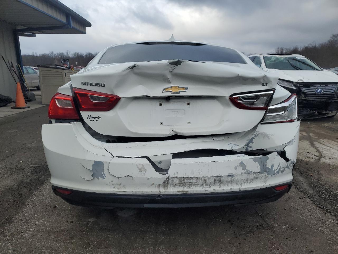 2017 Chevrolet Malibu - Image 6