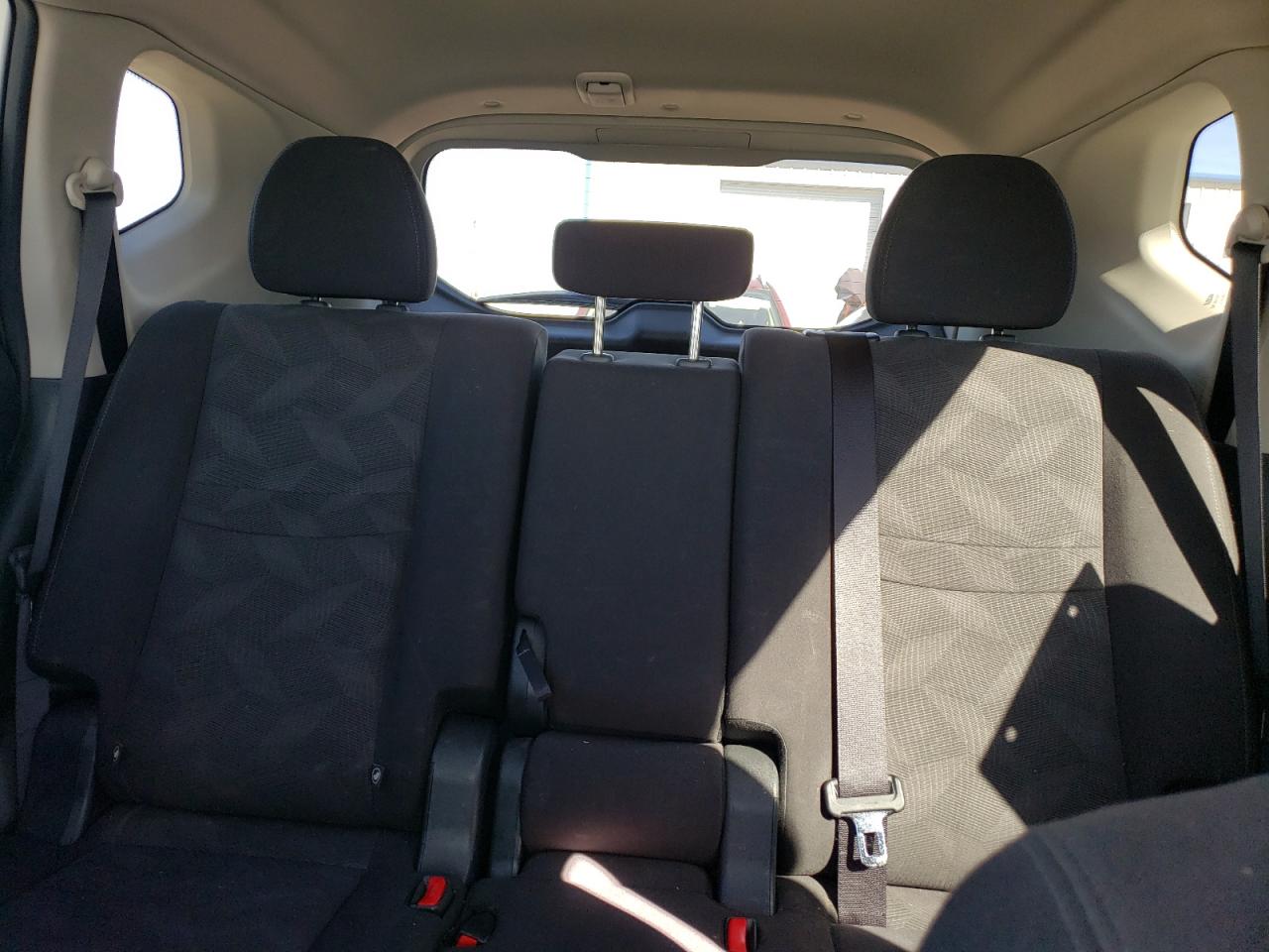 2016 Nissan Rogue - Image 10