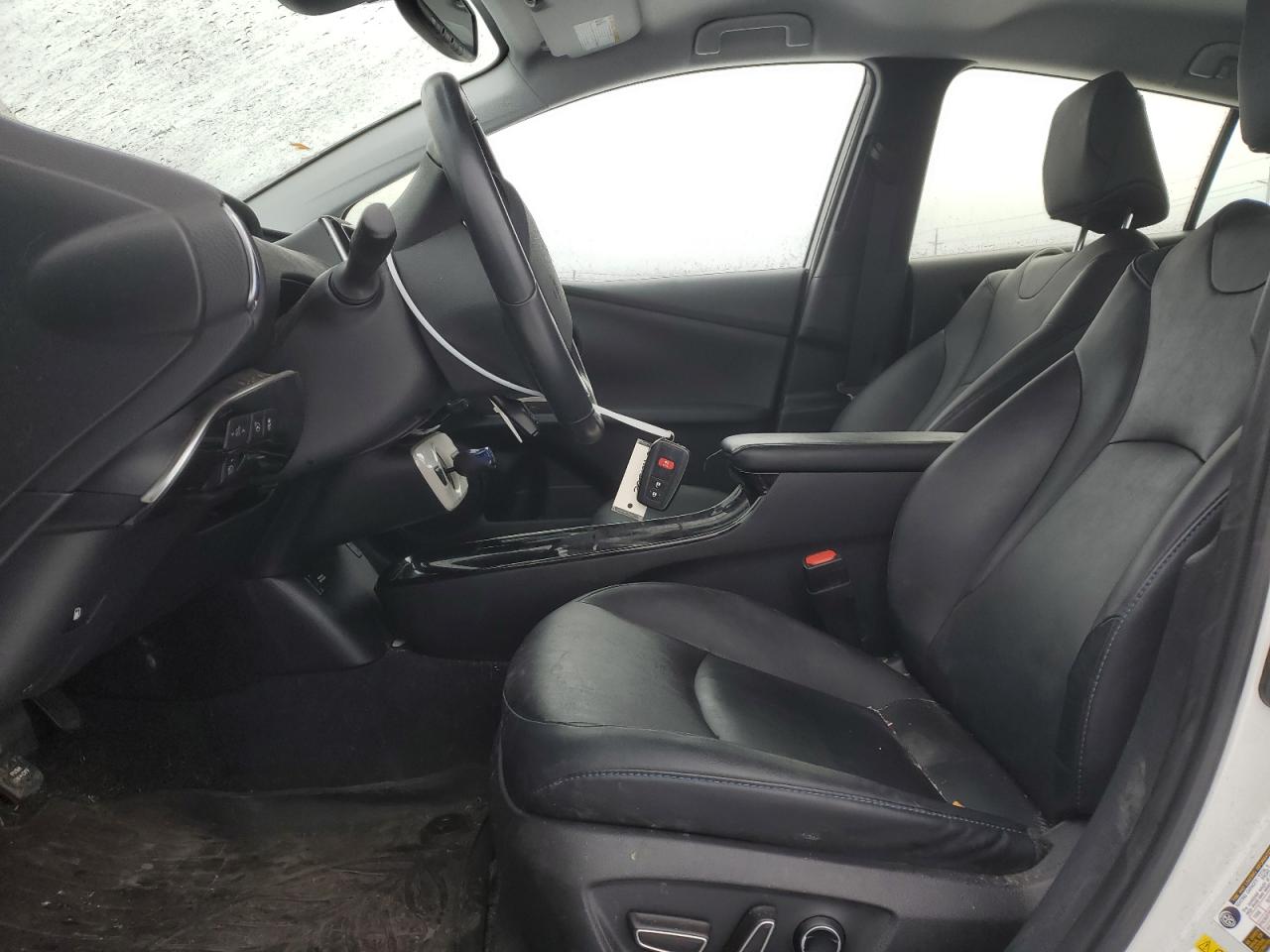 2017 Toyota Prius - Image 7