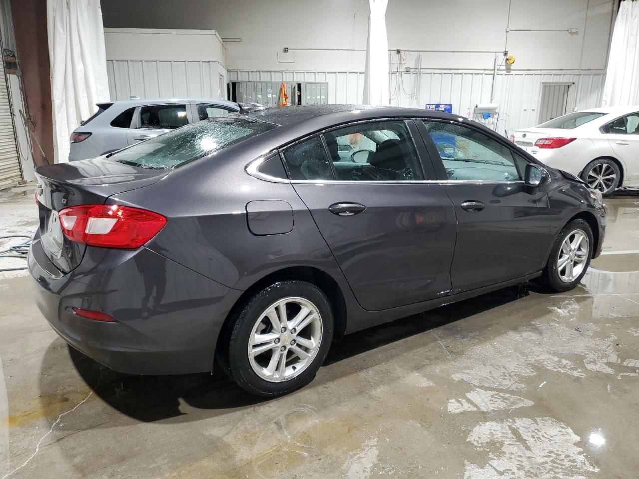 2017 Chevrolet Cruze - Image 3