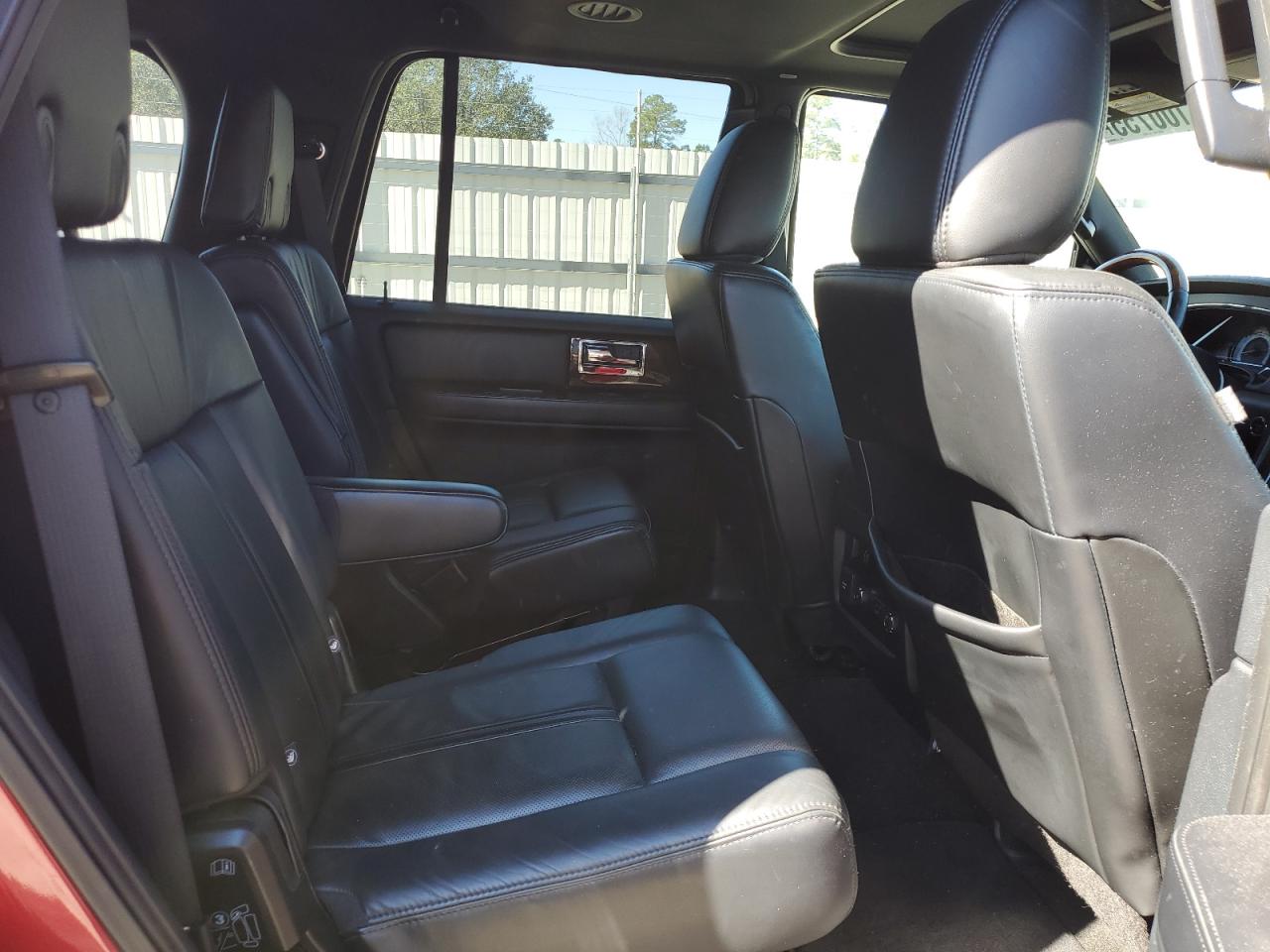 2015 Lincoln Navigator - Image 11