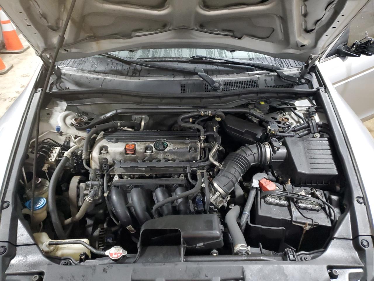 2010 Honda Accord - Image 11