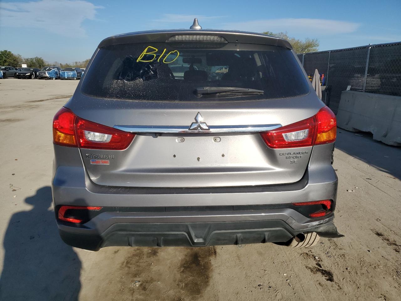 2018 Mitsubishi Outlander - Image 6