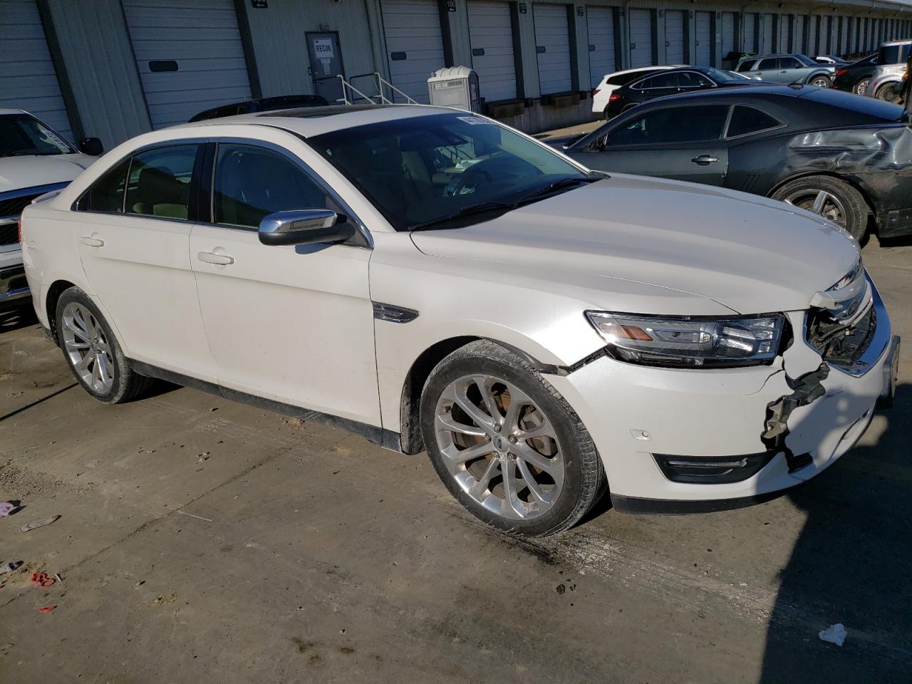 2014 Ford Taurus - Image 4